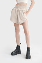 Runner-Shorts-Women-Sand-L
